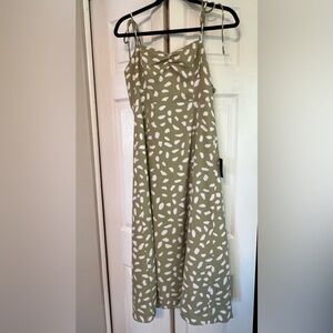 Brand new with tags Lulus midi green dress with tie straps size S